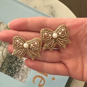 NWOT beaded bow studs